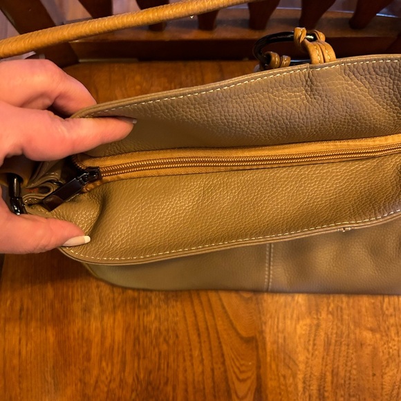 Cavalieri Vera Pelle Shades of Tan Tassel Leather Shoulder Bag NWT!! - Picture 10 of 15